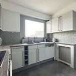 Beautiful Private Room In A Parisian Shared Apartment - Flexliving